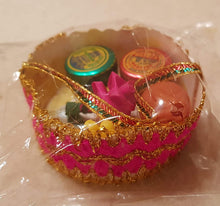 Load image into Gallery viewer, Bag Set :: Gopuram Haldi Kumkum Thamboolam (20 Pcs)